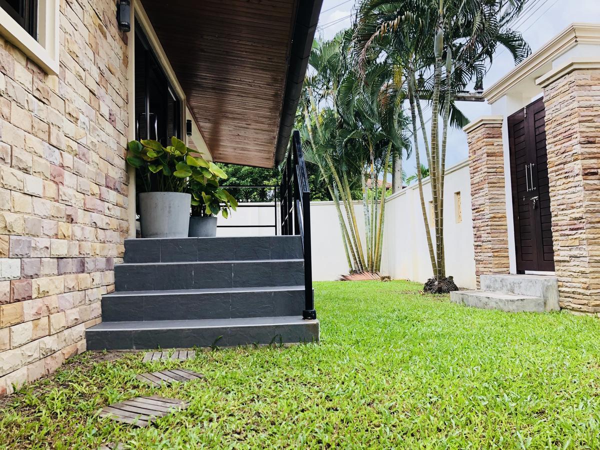 Thai Family Rawai Swimming Pool Villa Hotel Exterior photo